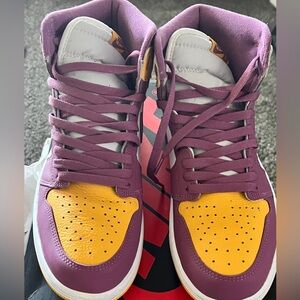 Jordan 1 Retro High OG Brotherhood men’s size 10.5
